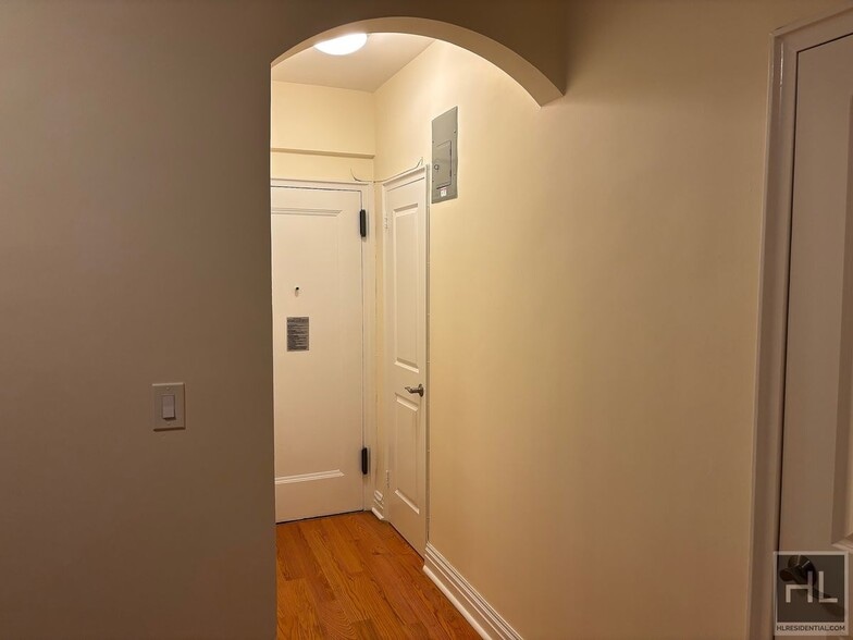 Building Photo - EAST 56 STREET