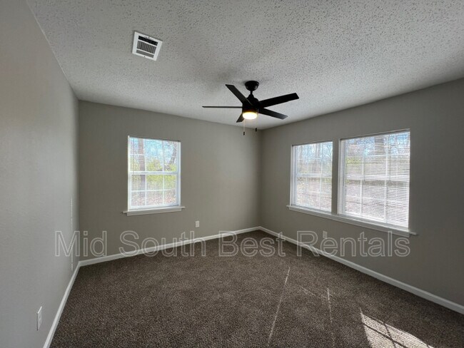 Building Photo - 2483 Dana Dr