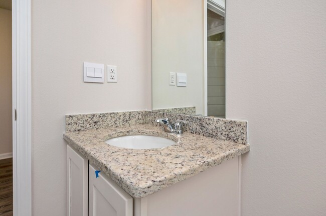 Building Photo - Home in Redstone Commons