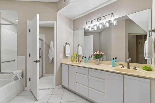 Building Photo - 2074 Mainsail Cir