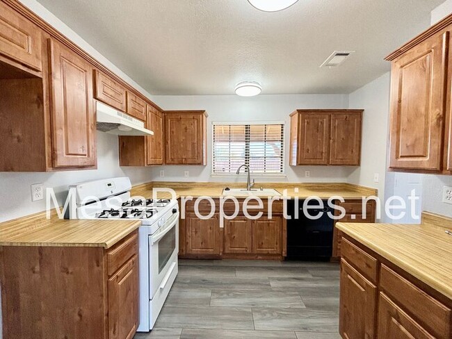 Building Photo - 12636 Mystic Dr