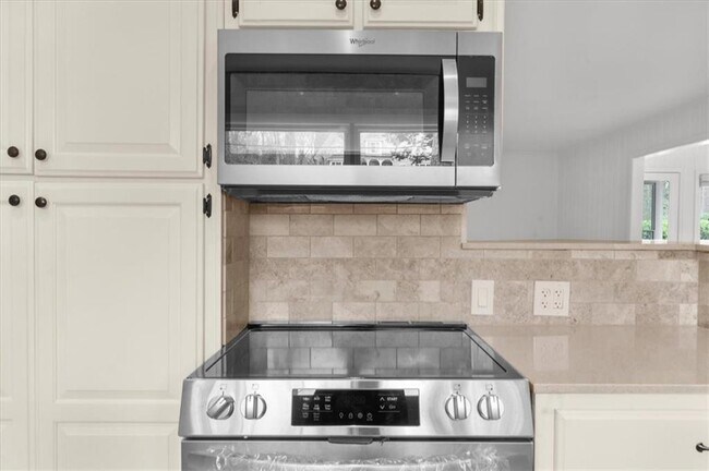 Building Photo - 4890 High Point Rd NE