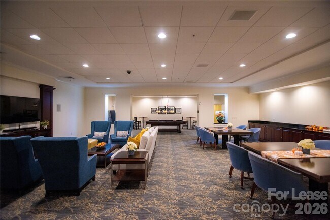 Building Photo - 300 W 5th St