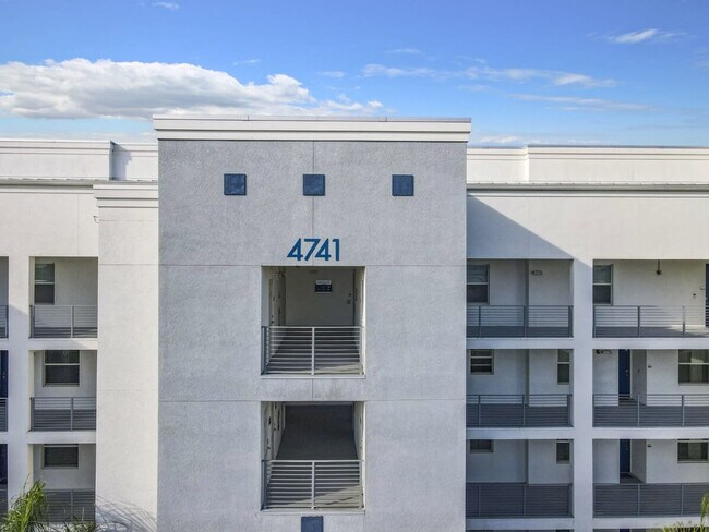 Building Photo - 4784 Clock Tower Dr