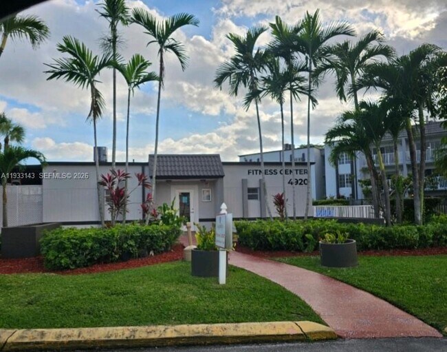 Building Photo - 5122 NW 79th Ave