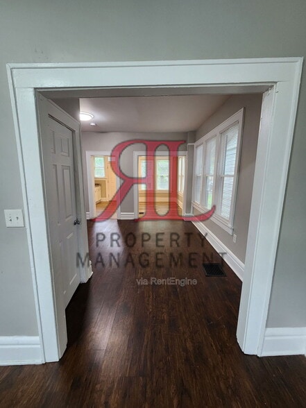 Building Photo - 644 S Champion Ave