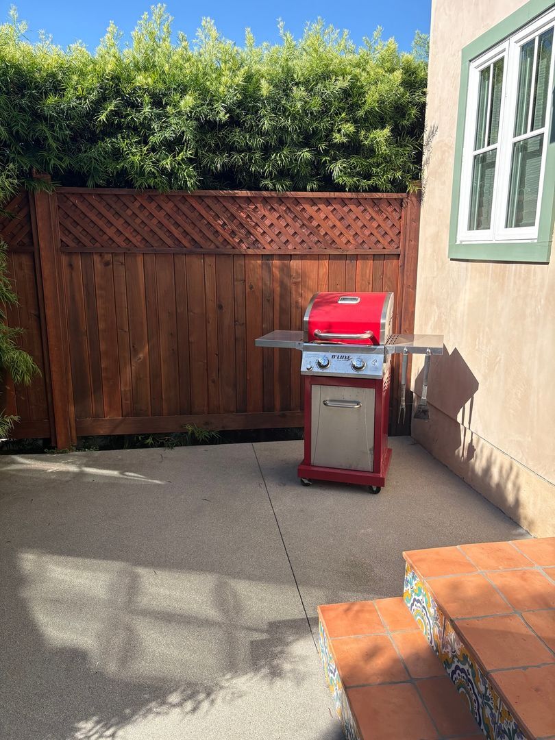 Building Photo - 1205 Blanchard St