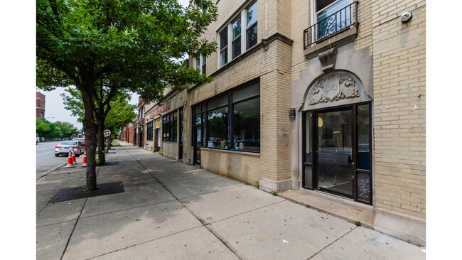 Primary Photo - 4506 W Fullerton Ave