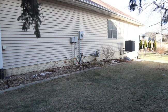 Building Photo - 1160 Winchester Ln