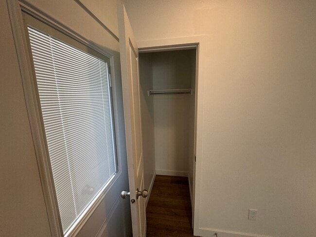 Building Photo - Recently Finished Basement! 3 bed 2 bath - in unit laundry!