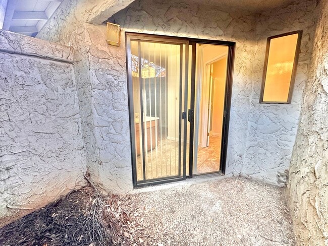 Building Photo - 1473 Manzanita Ave