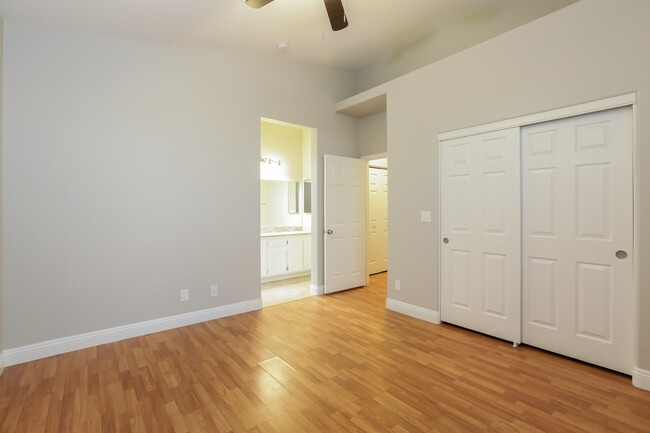 Building Photo - 1016 Venetian Hills Lane