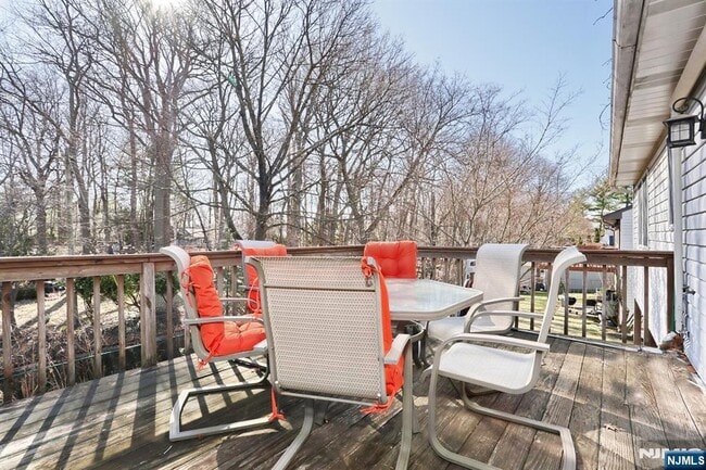 Building Photo - 173 Willowdale Ave