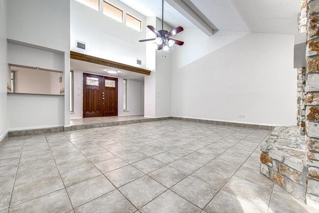 Building Photo - 11305 Pradera Dr