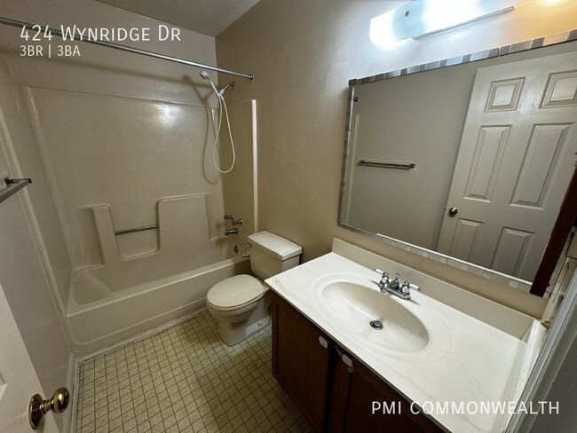Building Photo - 424 Wynridge Dr