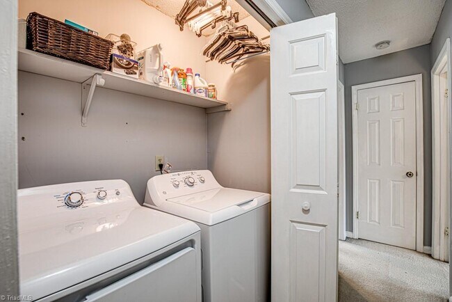 laundry - 2672 Windy Xing