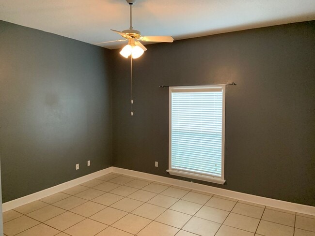 Building Photo - 2600 Crescent Lake Ct
