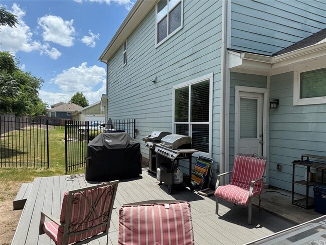 Building Photo - 7206 Tybalt St
