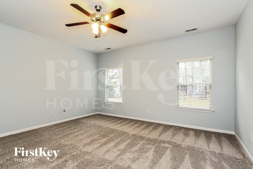 Building Photo - 105 Marquette Drive