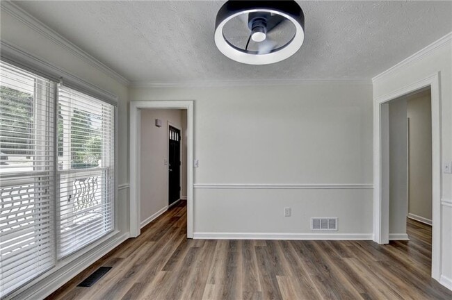 Building Photo - 1530 Plunketts Rd