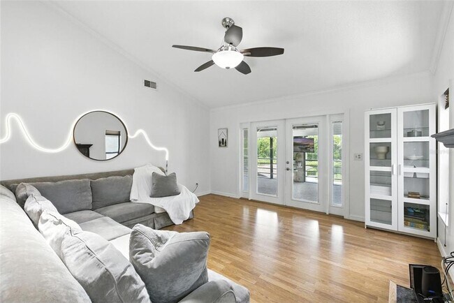 Building Photo - 563 Belltower Ave
