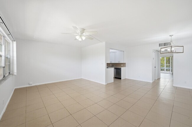 Building Photo - 2401 Antigua Cir