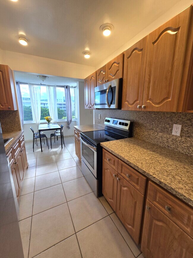 Building Photo - 250 180th Dr