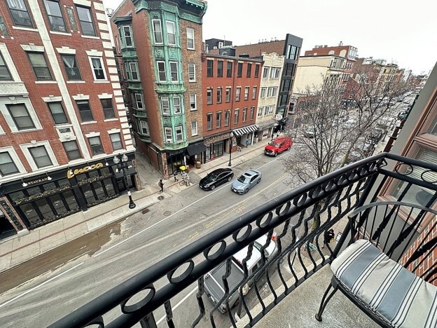 Building Photo - 237 Hanover St