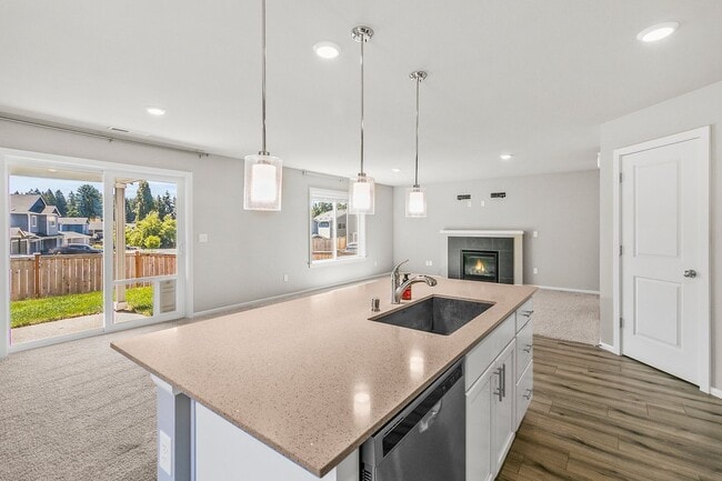 Building Photo - Modern 3-Bed Home in Lacey - $25K+ in Upgr...