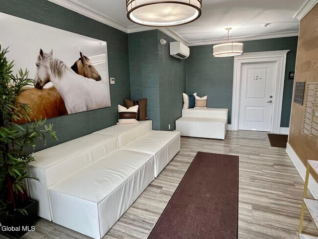 Building Photo - 77 Van Dam St