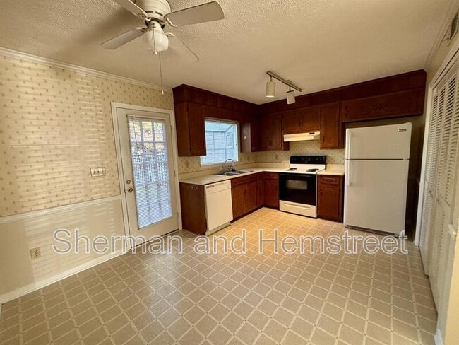 Building Photo - 1536 Elizabeth St