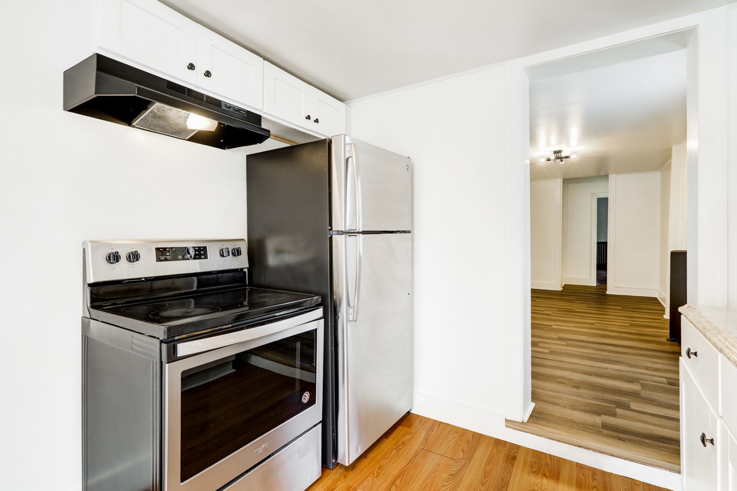 Kitchen - 652 Columbia Ave