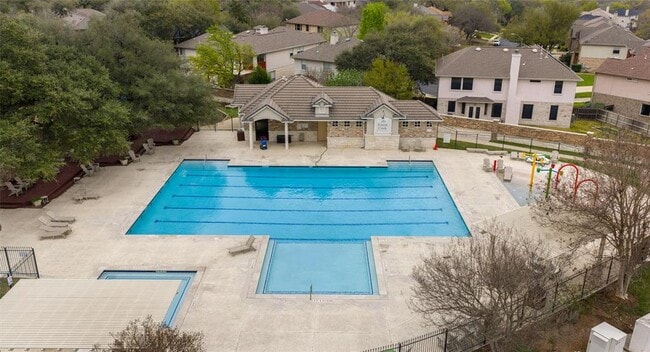 Building Photo - 2527 Crenshaw Dr