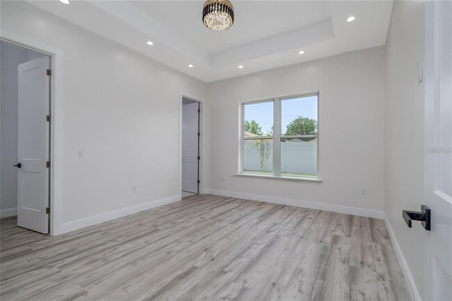 Building Photo - 20 Pine Hill Ln