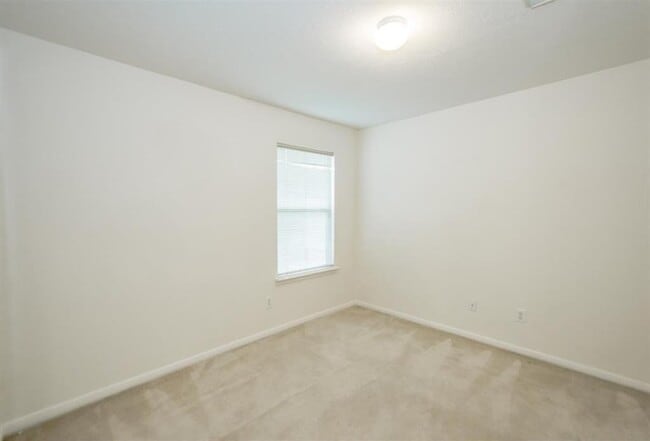 Building Photo - 15903 Timber Chase Dr