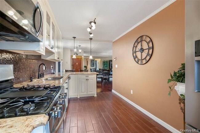 Building Photo - 1116 Warburton Ave