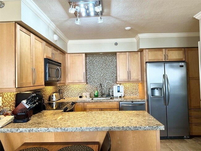 Building Photo - 5220 Seawall Blvd