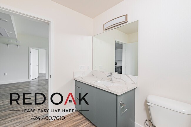 Building Photo - 1037 Dewey Ave