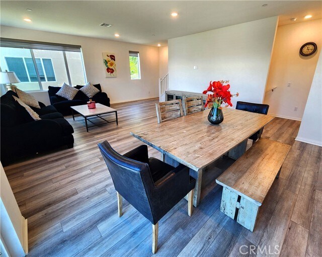 Building Photo - 203 Steely