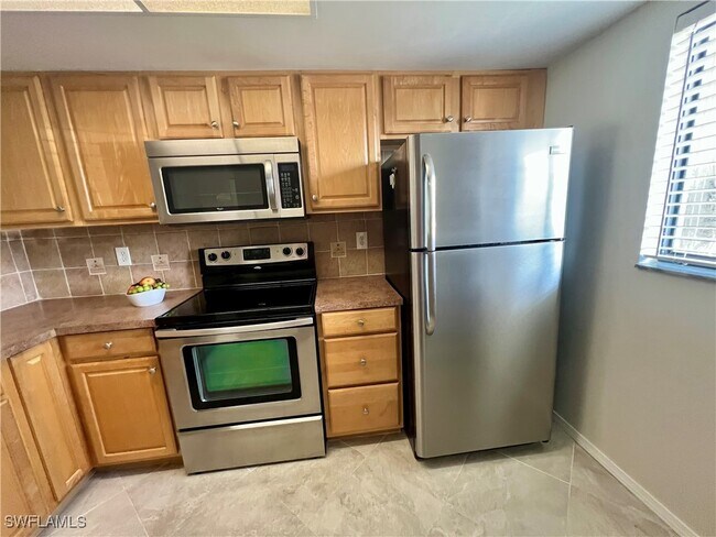 Building Photo - 423 Cape Coral Pkwy W
