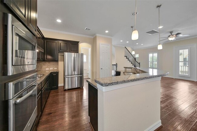 Building Photo - 10602 Shadow Elm Ct