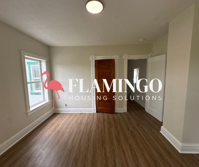 Building Photo - Large 3-Bedroom, 3-Bath Home with Plenty of Space!