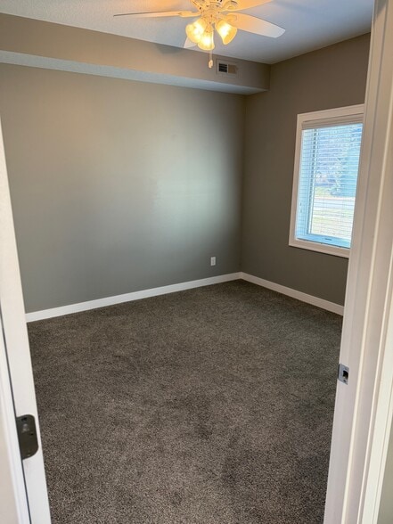 Building Photo - 502 E 3rd St