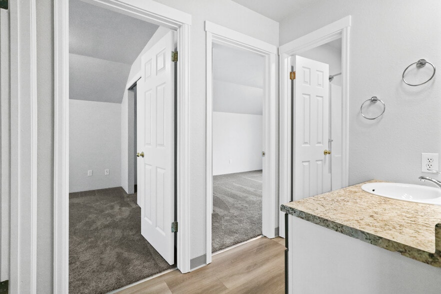 Building Photo - 6200 E Iliff Ave