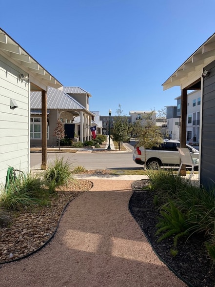 Building Photo - 1154 Hauptstrasse