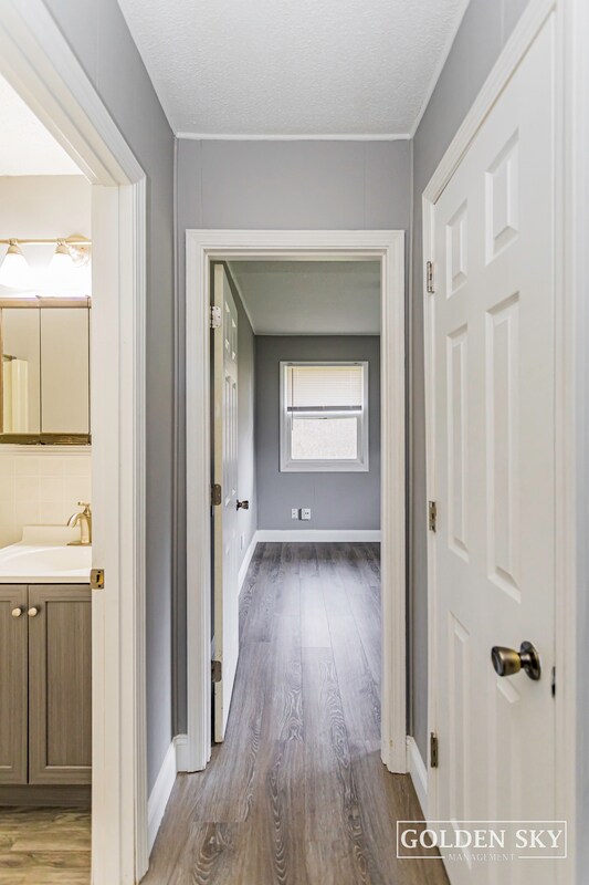 Building Photo - 6304 E Piccadilly Rd