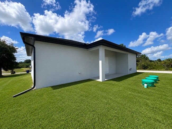 Building Photo - Beautiful Brand new house for rent, Lehigh Acres