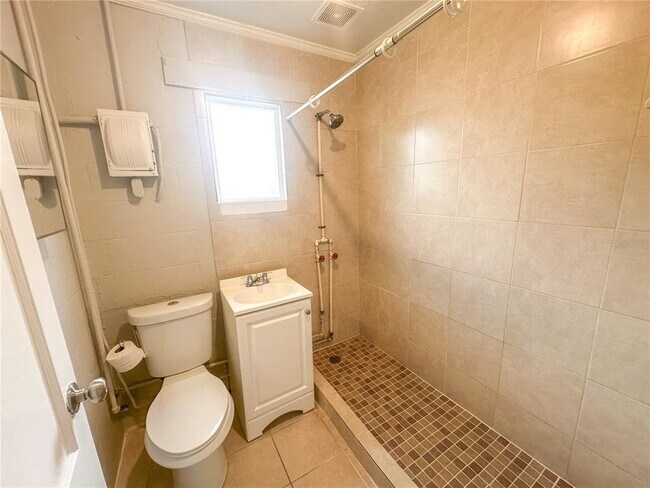 Building Photo - 324 Pearl St