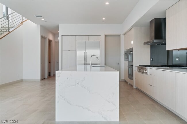 Building Photo - 66 Lakefront Dr