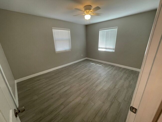 Building Photo - Fully Remodeled Tempe